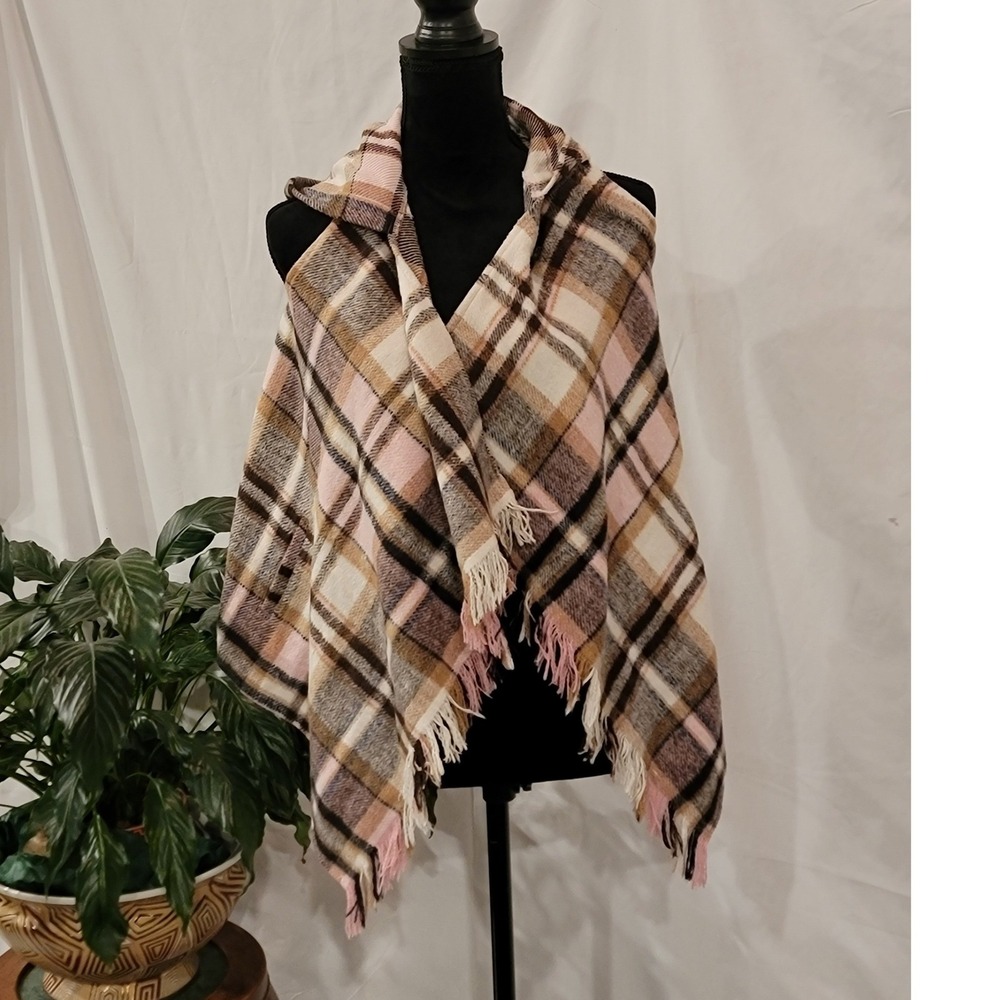 Takara Girls Pink Brown Plaid‎ Hooded Poncho Vest Fringe Wrap Size Medium